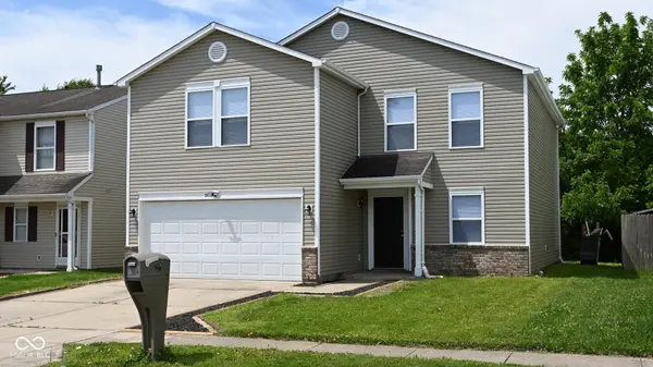 2032 Southernwood LN, Indianapolis, IN 46231