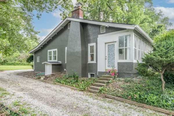 6751 E Pleasant Run Pkwy S DR, Warren Park, IN 46219