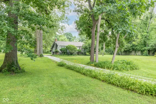 6751 E Pleasant Run Pkwy S DR, Warren Park, IN 46219