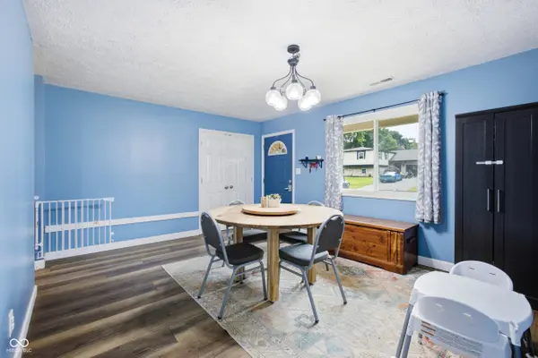 975 Stonegate RD, Greenwood, IN 46142