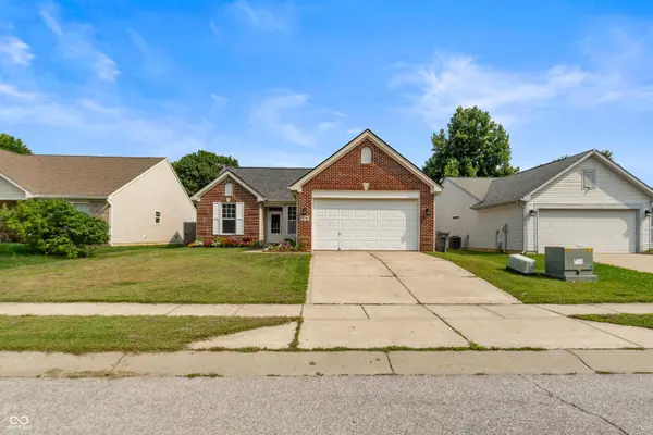 206 Meridian Gardens LN, Indianapolis, IN 46217