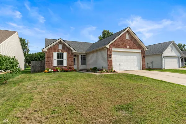 206 Meridian Gardens LN, Indianapolis, IN 46217