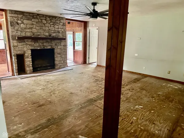 8223 S County Road 250 RD W, Cloverdale, IN 46120