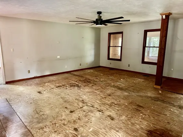 8223 S County Road 250 RD W, Cloverdale, IN 46120