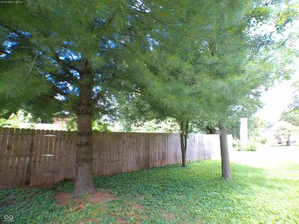 1120 Hillview DR, Franklin, IN 46131
