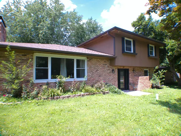 1120 Hillview DR, Franklin, IN 46131
