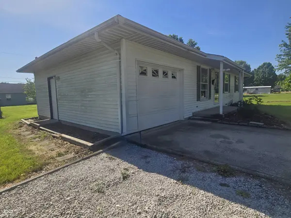 620 S Roosevelt ST, Jasonville, IN 47438