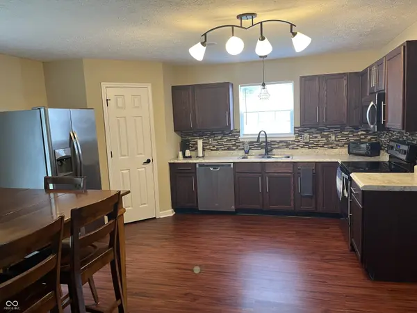 6818 Decatur Ridge, Indianapolis, IN 46221
