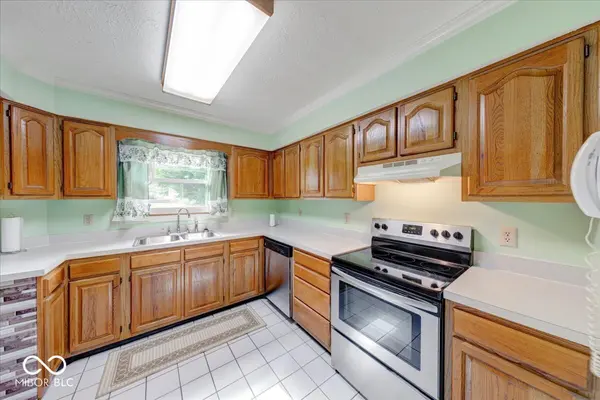 2047 Heritage Commons LN, Indianapolis, IN 46219
