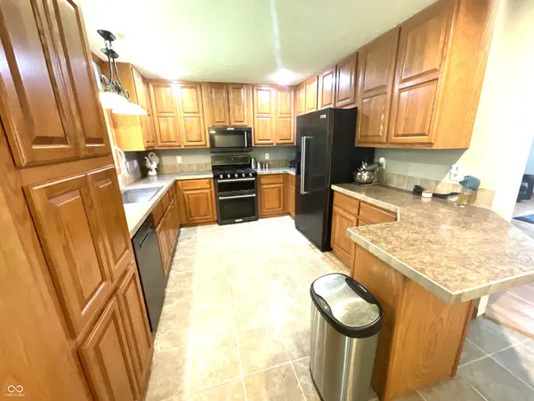 1825 Pea Ridge RD, Spencer, IN 47460