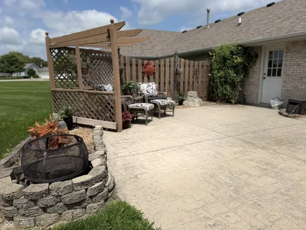 3427 Village DR, Anderson, IN 46011