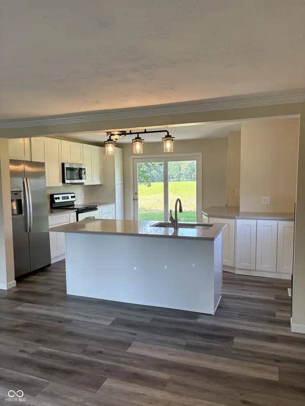 7150 W 450 S, Columbus, IN 47201