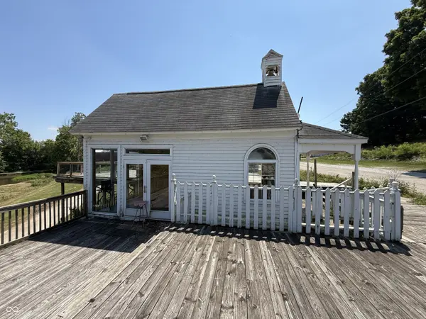 6105 S Mill RD, Carbon, IN 47837