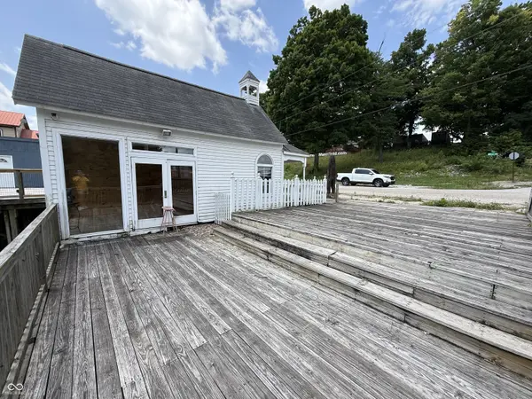 6105 S Mill RD, Carbon, IN 47837