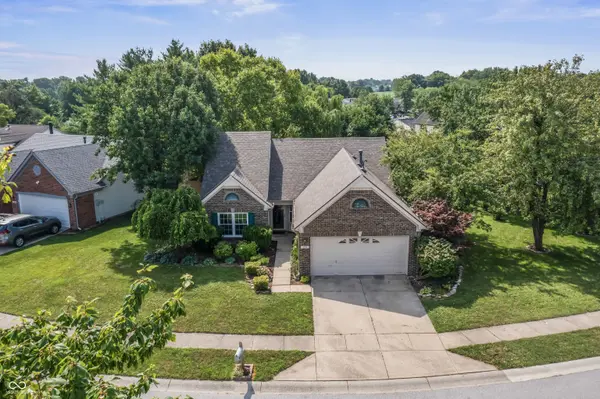 323 Lake Ridge LN, Greenwood, IN 46142