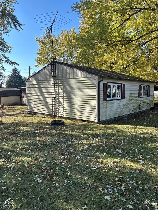 2527 N E ST, Elwood, IN 46036