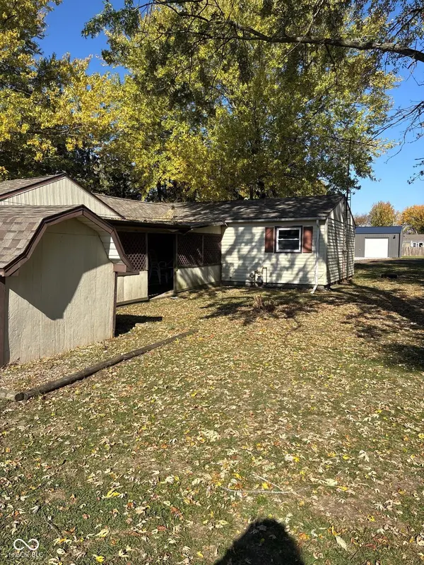 2527 N E ST, Elwood, IN 46036
