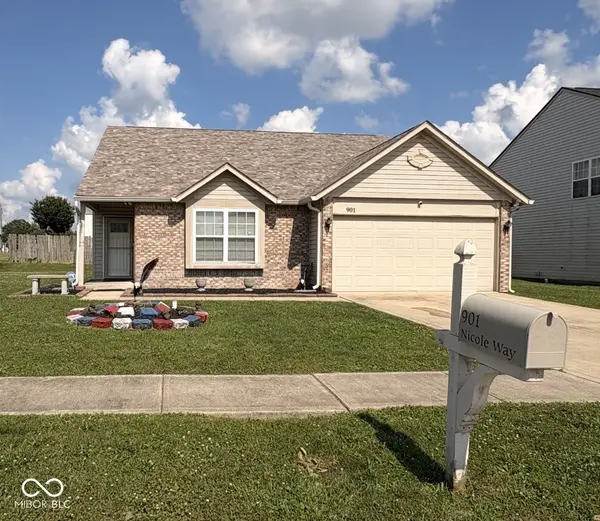 901 Nicole WAY, Whiteland, IN 46184