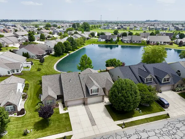 1391 Hamilton DR, Greenwood, IN 46143