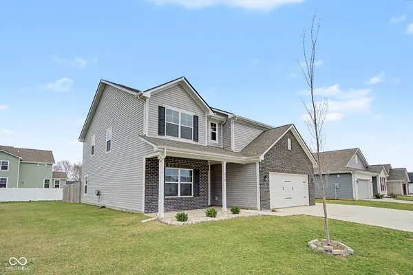 379 Oakswept WAY, Greenfield, IN 46140