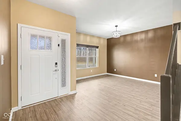 379 Oakswept WAY, Greenfield, IN 46140