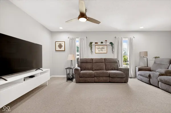 8205 Castleton BLVD, Indianapolis, IN 46256