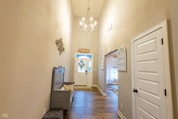4061 Secretariat LN, Bargersville, IN 46106