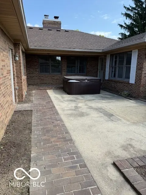 4 Marywood DR, Greenfield, IN 46140