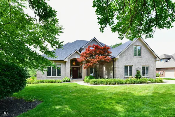 1324 Eagle Valley DR, Greenwood, IN 46143
