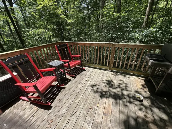 191 Schores LN, Bedford, IN 47421