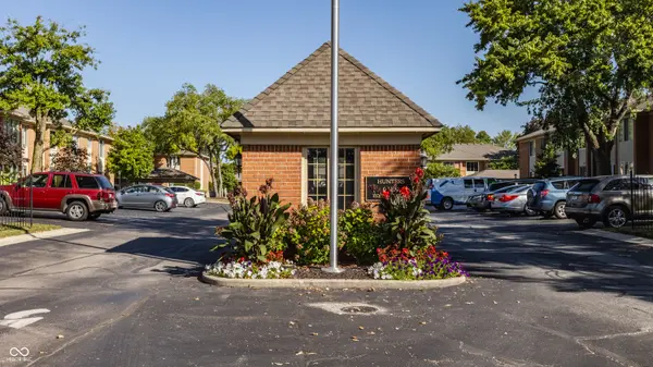 586 Hunters DR #APT D, Carmel, IN 46032
