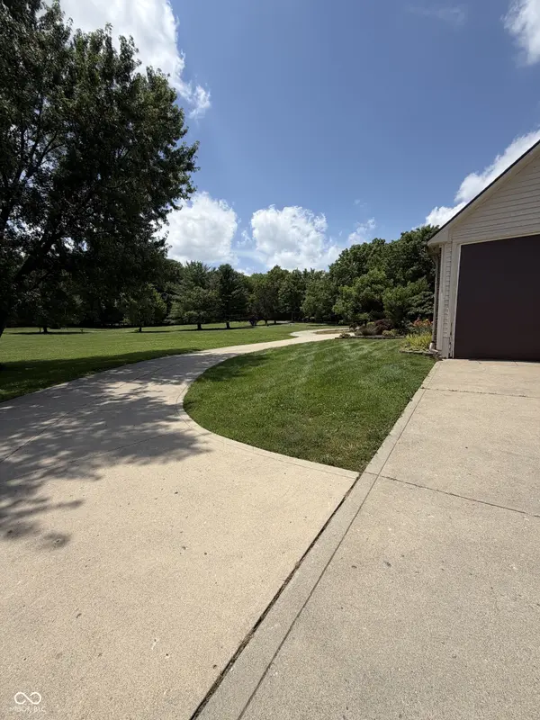 10211 Hidden Meadow LN, Indianapolis, IN 46229