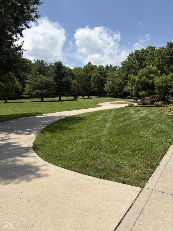 10211 Hidden Meadow LN, Indianapolis, IN 46229
