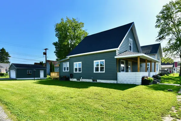 1526 N B ST, Elwood, IN 46036
