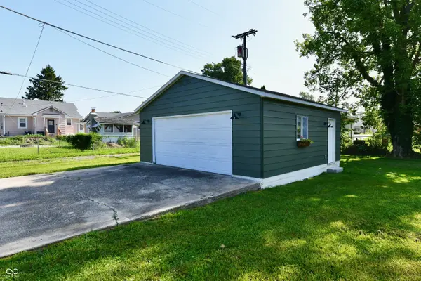1526 N B ST, Elwood, IN 46036