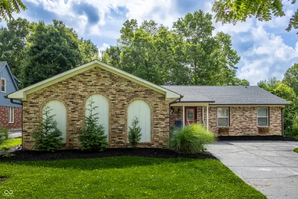 140 Appletree ROW, Greenwood, IN 46142