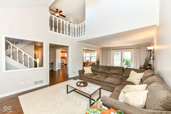 12334 Camberley LN, Carmel, IN 46033