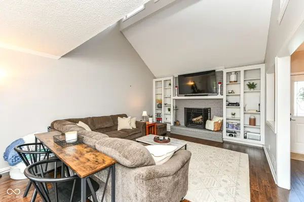 12334 Camberley LN, Carmel, IN 46033