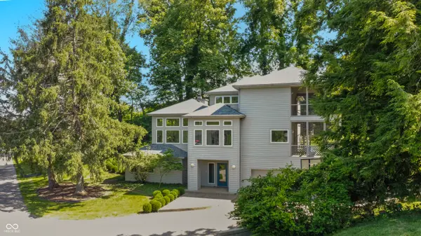 9622 W Shore DR, Columbus, IN 47201