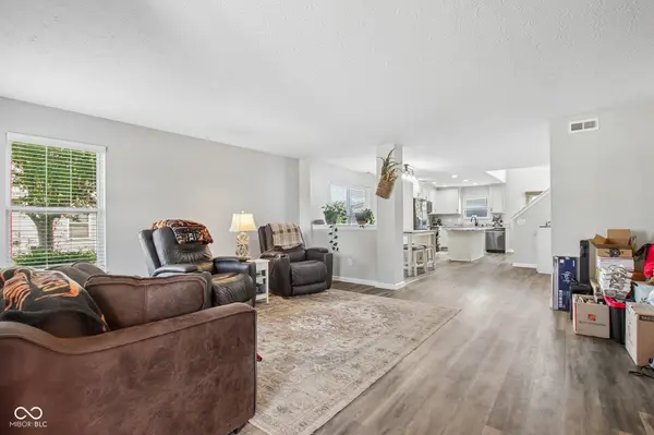 1103 Spring Meadow CT, Franklin, IN 46131