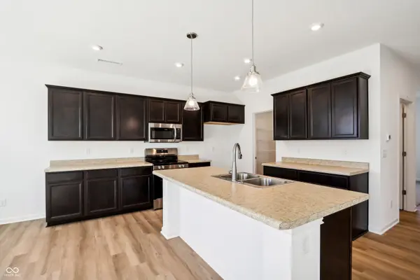 430 Chester LN, Pittsboro, IN 46167