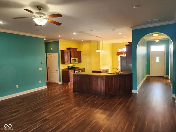 919 Buena Vista DR, Brownstown, IN 47220