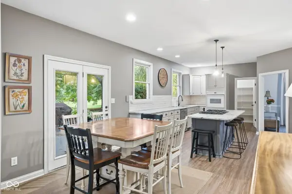 4335 Riverbirch RUN, Zionsville, IN 46077