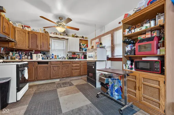 110 E North ST, Royal Center, IN 46978