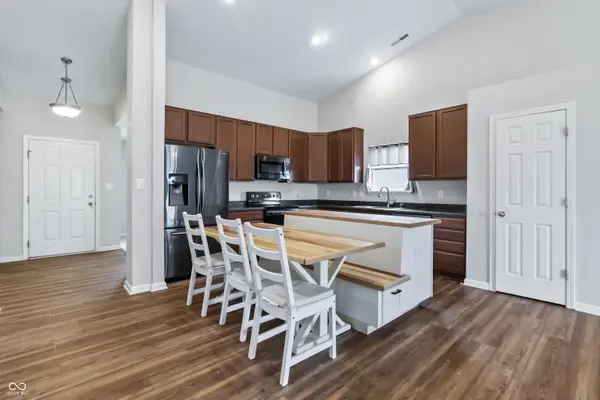 1345 W Jade DR, Fortville, IN 46040