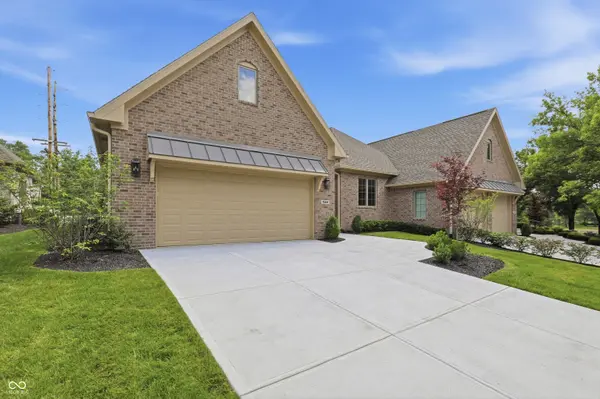 1569 Ashwood CT, Greenwood, IN 46143