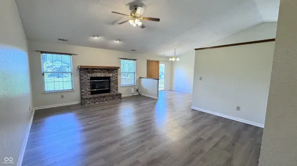 2119 W Van Arsdall CT, Columbus, IN 47201