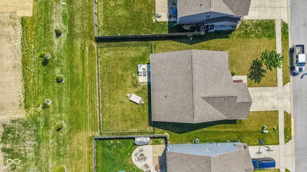 672 Albermarle DR, Pittsboro, IN 46167