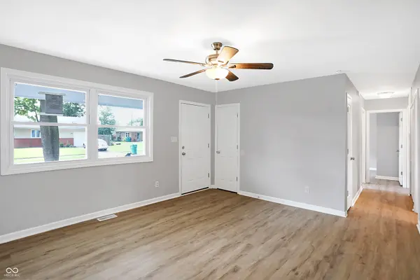 416 Linden LN, Plainfield, IN 46168