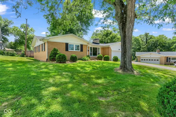 8 Paradise LN, Greencastle, IN 46135